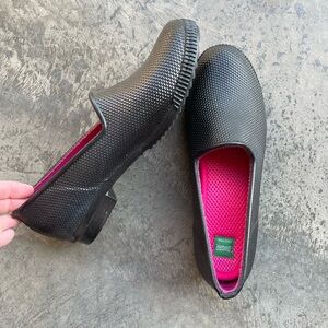Cougar Size 10 Black Ruby Rain Shoes Rubber Slip On